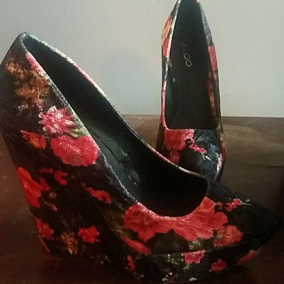 Shoes - Picture 3 of 5